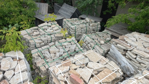 Плитняк гранитный галтованный купить в Домодедово