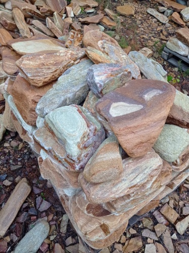 Златолит жёлтый, жёлто-зелёный глыбки и валуны для ланшафтного дизайна купить в Домодедово