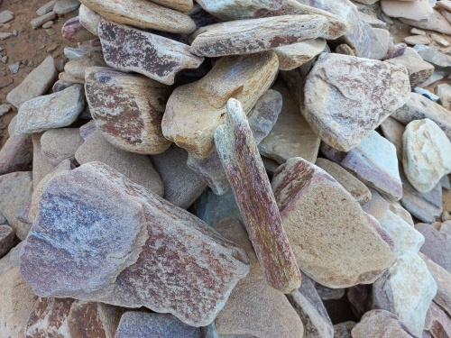 Златолит жёлтый, жёлто-зелёный глыбки и валуны для ланшафтного дизайна купить в Домодедово