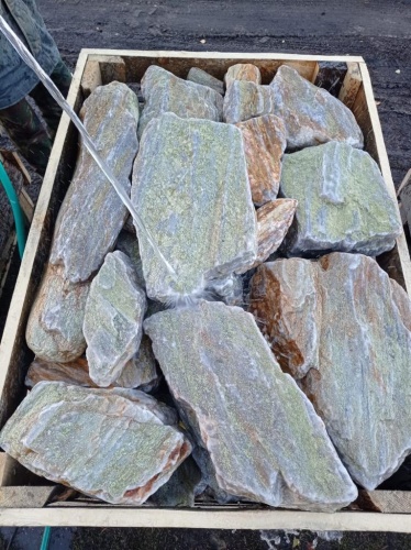 Златолит жёлтый, жёлто-зелёный глыбки и валуны для ланшафтного дизайна купить в Домодедово