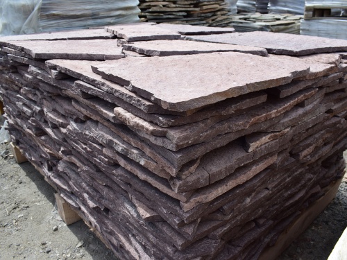 Плитняк лемезит бордовый для облицовки цоколя 20-25 мм  купить в Домодедово