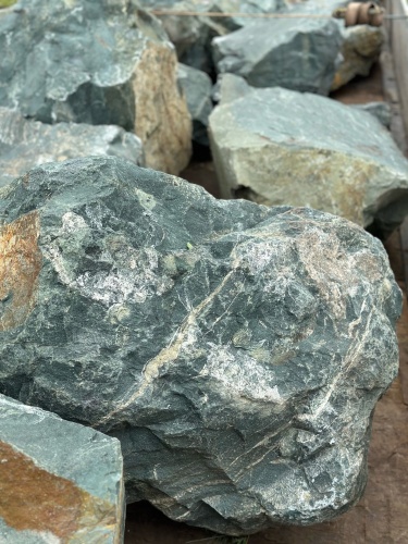 Камни для ландшафтного дизайна зелёные 10-60 килограмм купить в Домодедово