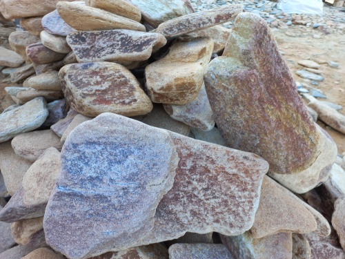 Златолит жёлтый, жёлто-зелёный глыбки и валуны для ланшафтного дизайна купить в Домодедово