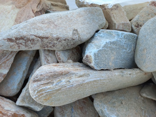 Златолит жёлтый, жёлто-зелёный глыбки и валуны для ланшафтного дизайна купить в Домодедово