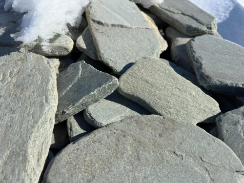 Плитняк златолит зелёный галтованный для фасада купить в Домодедово