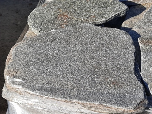 Златолит серебристый галтованный для лестниц купить в Домодедово